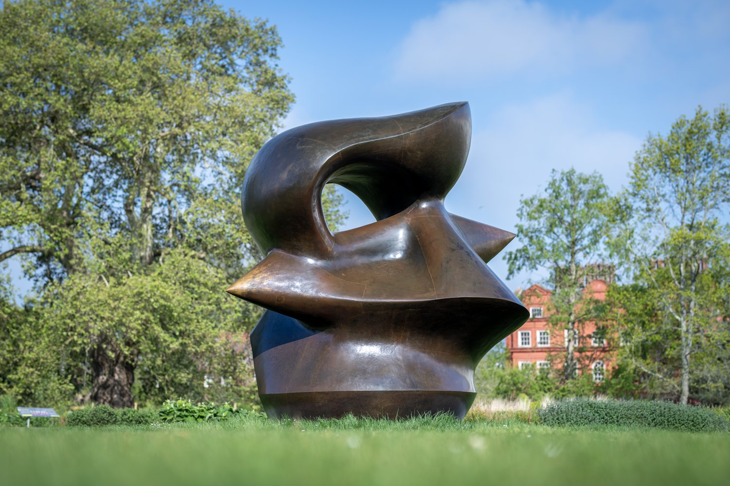アート・デザイン・音楽 Henry Moore: A Monumental Vision Henry Moore: Monumental Nature – London Exhibition 2026