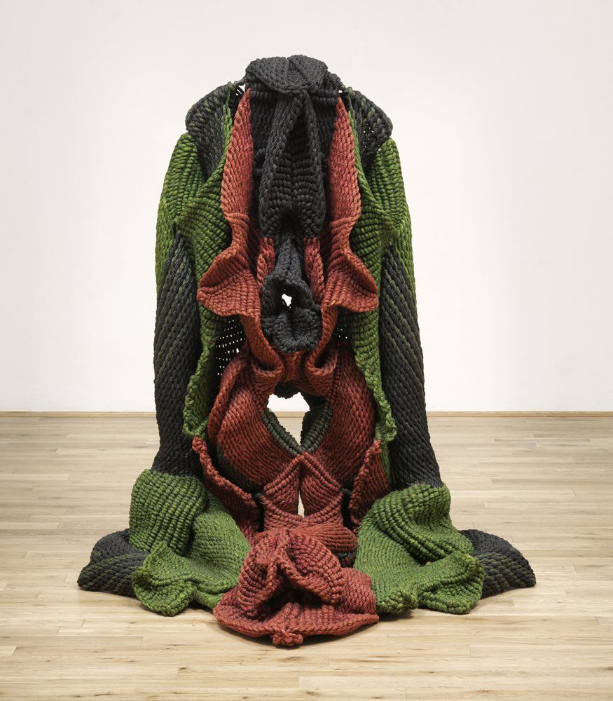 Mrinalini Mukherjee, Jauba, 2000. Hemp fibre and steel